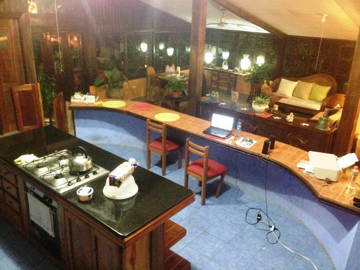 El Risco Hostel: Bed And Breakfast Alto Boquete Exterior photo